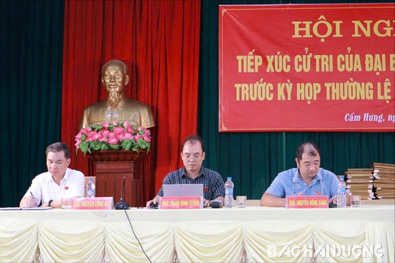 Đại biểu Hội đồng nhân dân tỉnh tiếp xúc cử tri tại Cẩm Giàng
