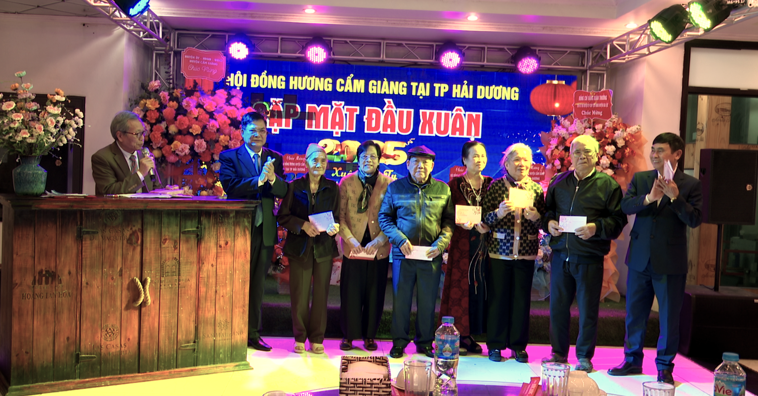 Hội đồng hương huyện Cẩm Giàng tại thành phố Hải Dương gặp mặt đầu xuân Ất Tỵ 2025