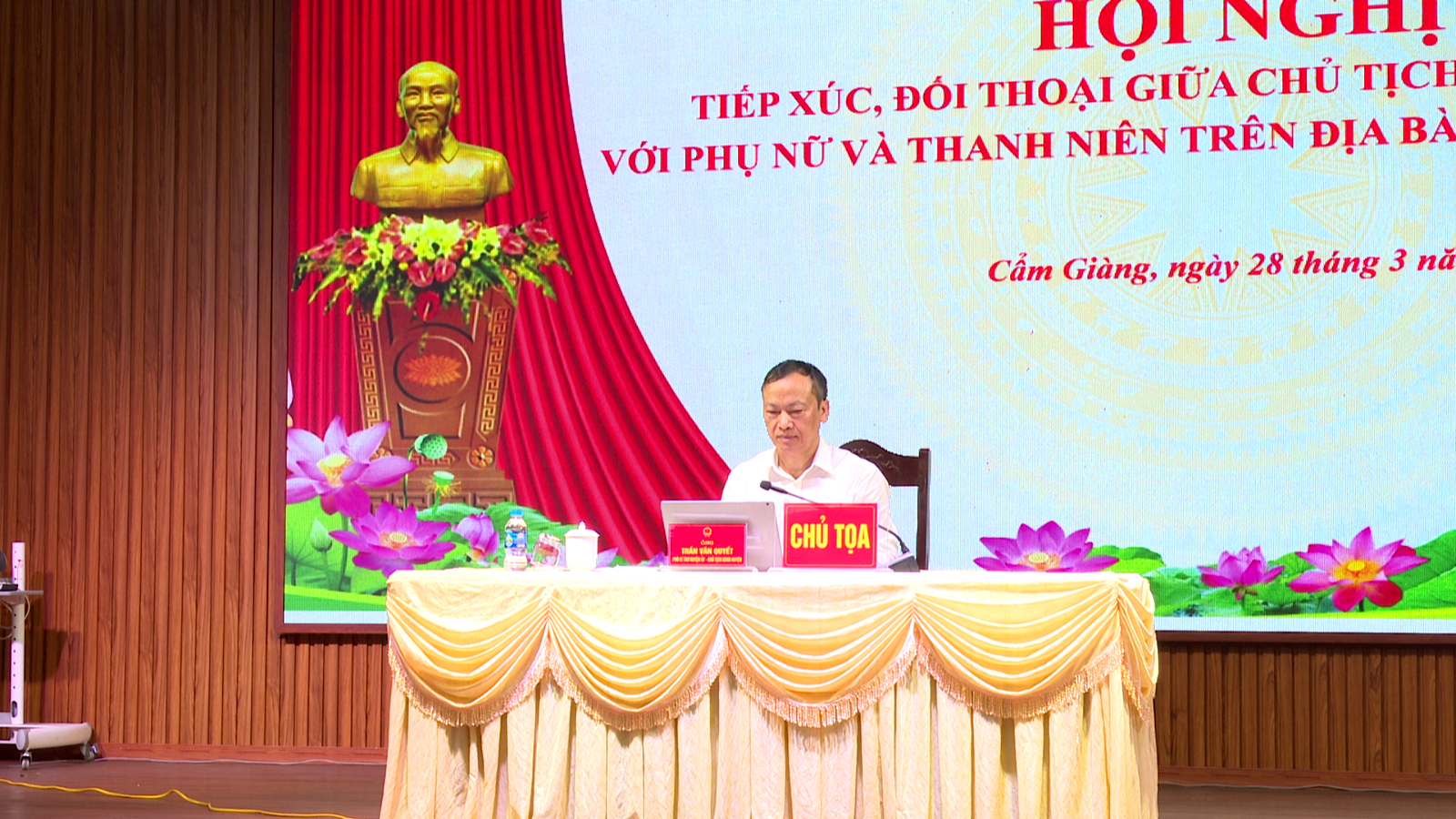 1 CẨM GIANG CT ĐỐI THOẠI 1.png